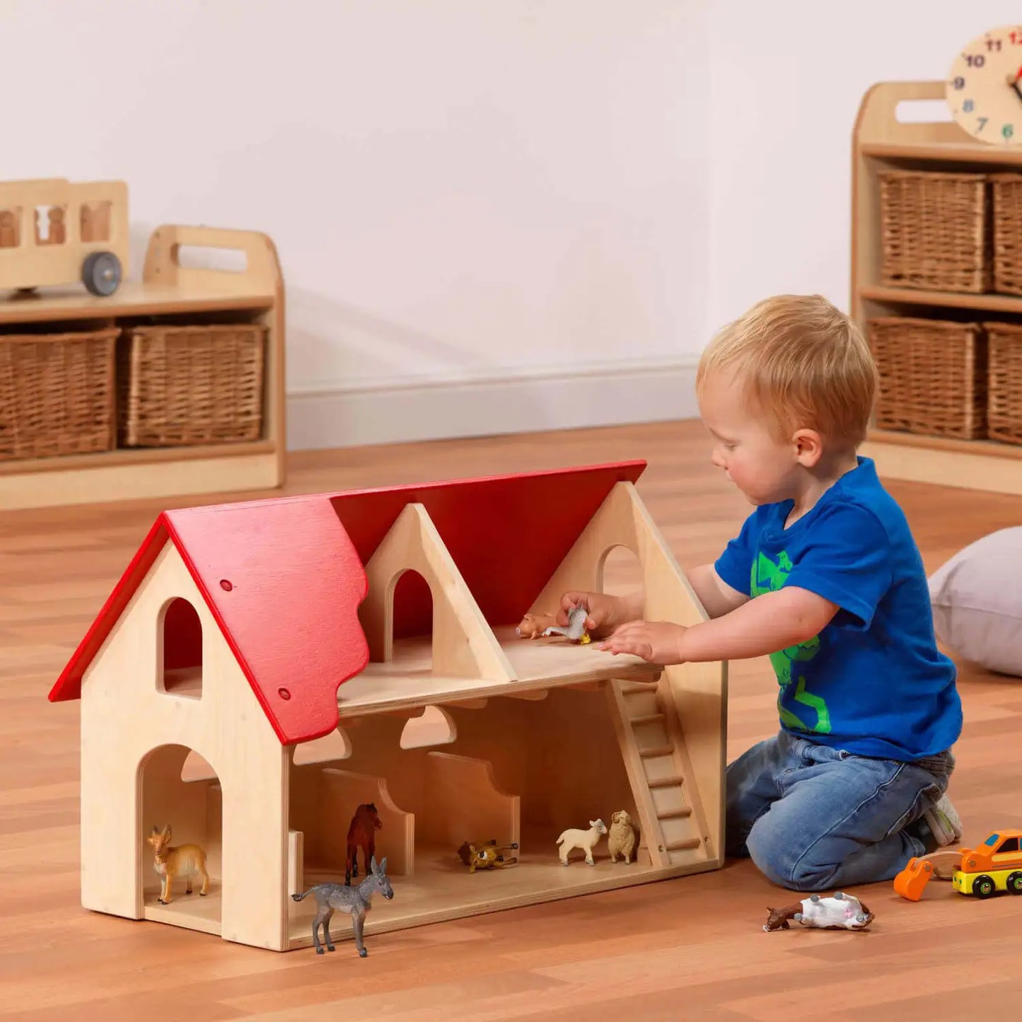 Wooden Farm House 450mm (29575) (V7503)